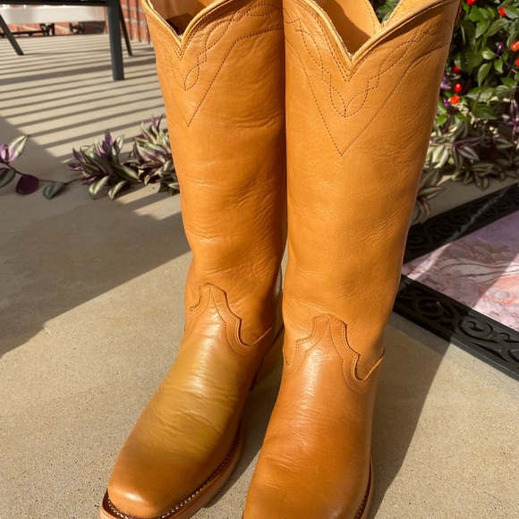 Tecovas - Picture 5 of 9